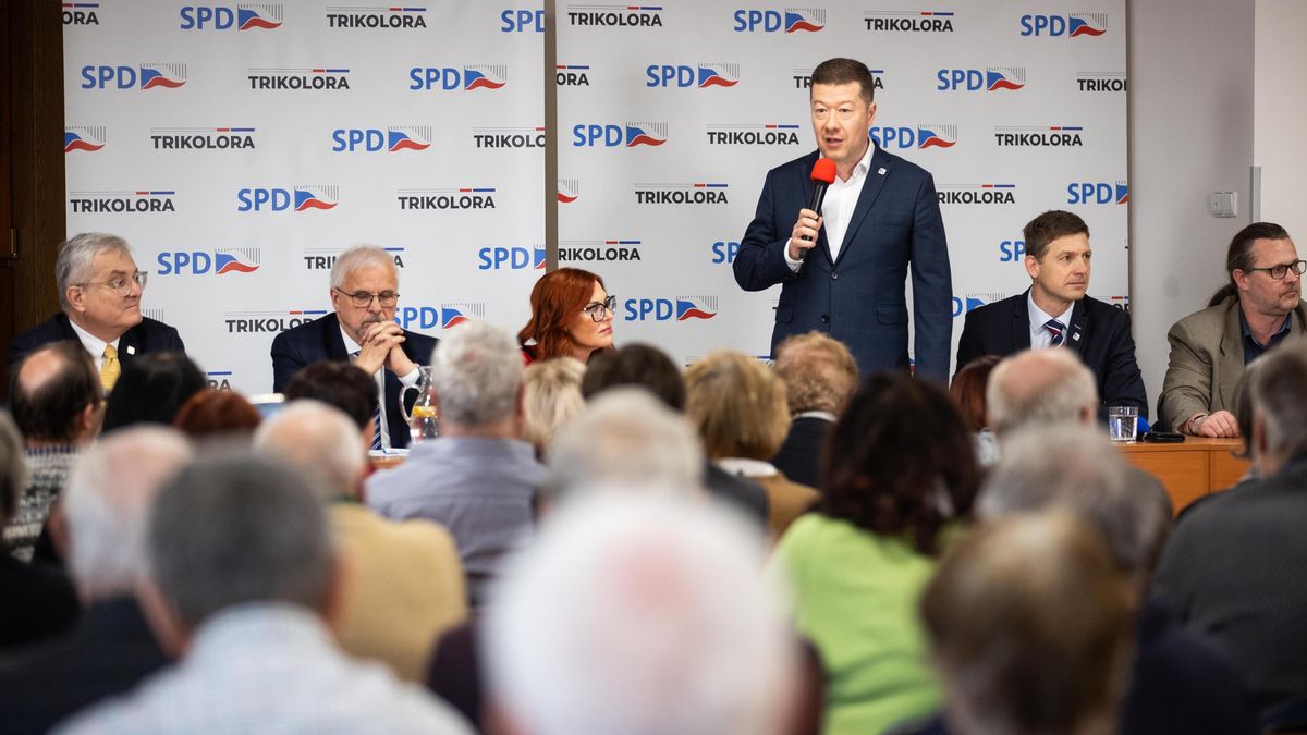 Mír, hostesky i podřimování při Machovi. SPD rozjela kampaň v Praze